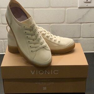 Vionic Winny Slip On Sneaker Size 8